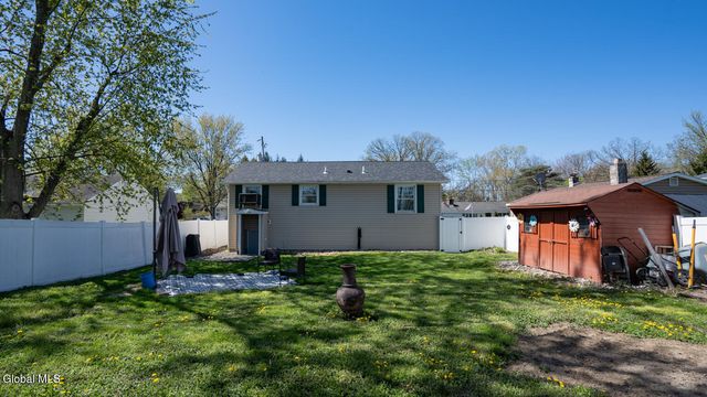 54 New York Avenue, East Greenbush, NY 12144