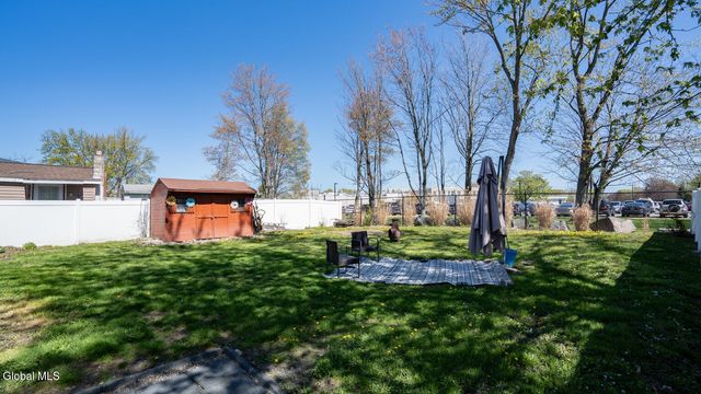 54 New York Avenue, East Greenbush, NY 12144