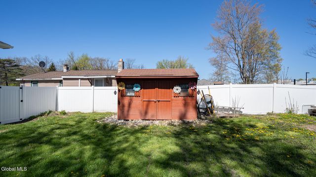 54 New York Avenue, East Greenbush, NY 12144