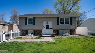 54 New York Avenue, East Greenbush, NY 12144