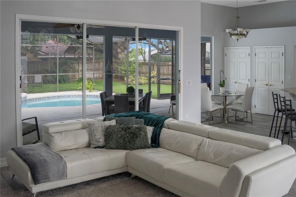 Image 16 of property listing at 10095 BRANDON CIRCLE, Orlando, FL 32836