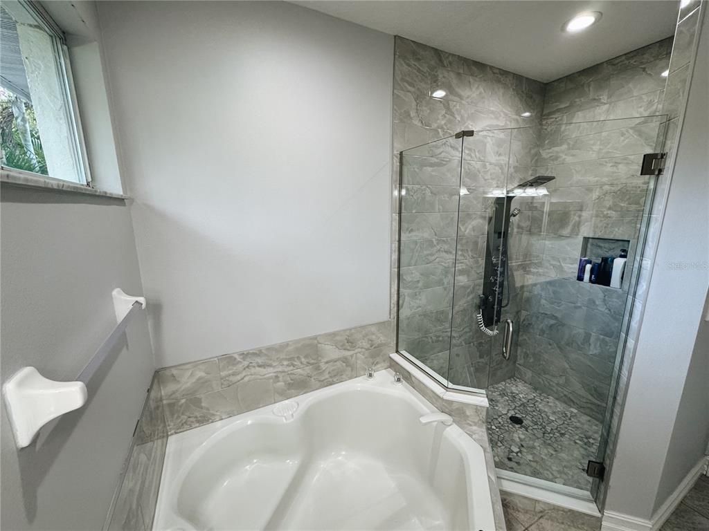 Image 26 of property listing at 10095 BRANDON CIRCLE, Orlando, FL 32836