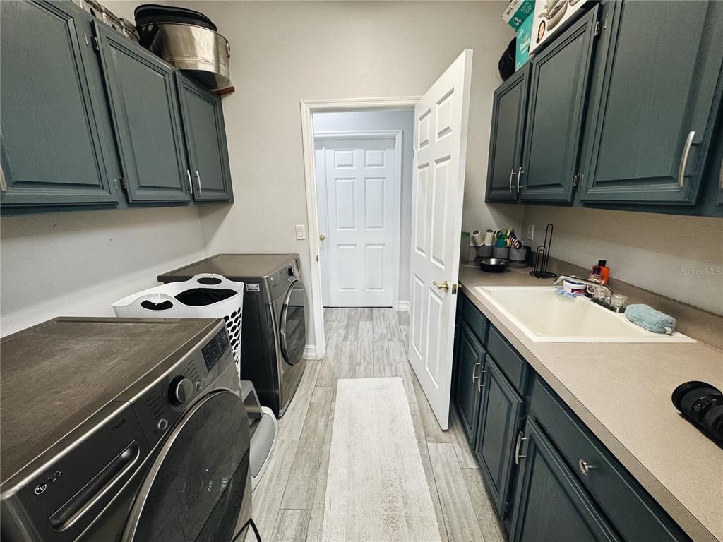 Image 29 of property listing at 10095 BRANDON CIRCLE, Orlando, FL 32836