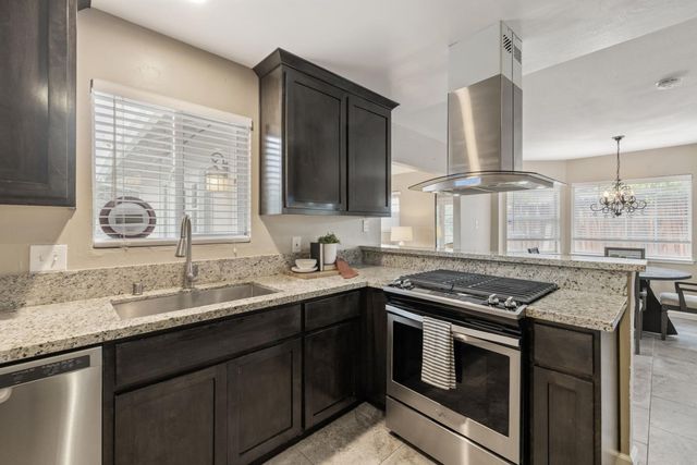 9143 Linda Rio Dr, Sacramento, CA 95826