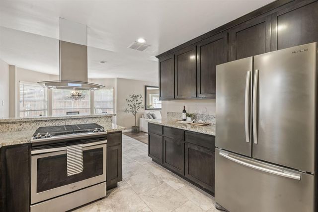 9143 Linda Rio Dr, Sacramento, CA 95826