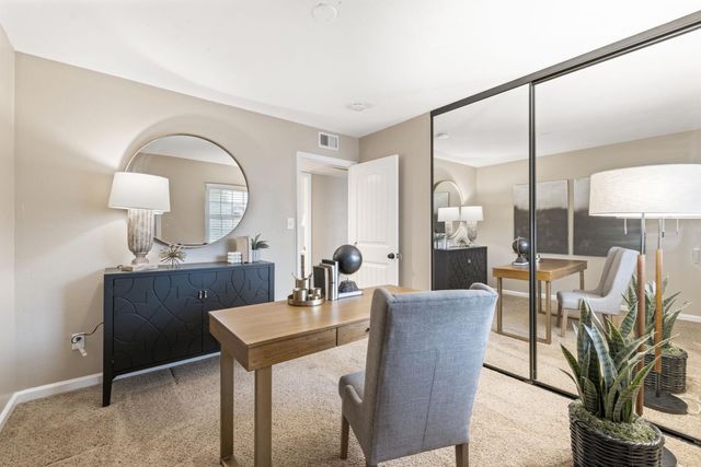 9143 Linda Rio Dr, Sacramento, CA 95826