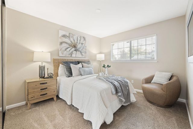 9143 Linda Rio Dr, Sacramento, CA 95826