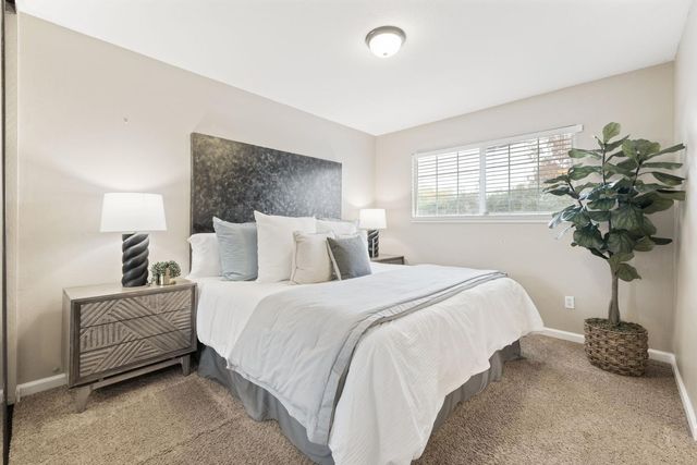 9143 Linda Rio Dr, Sacramento, CA 95826