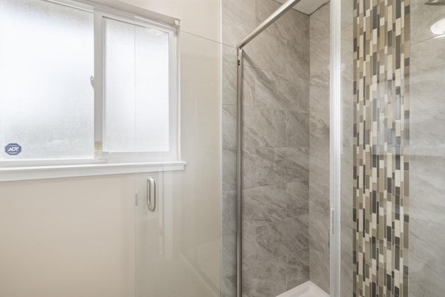 9143 Linda Rio Dr, Sacramento, CA 95826