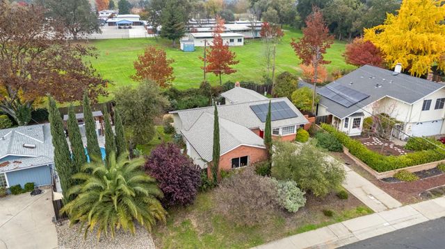 9143 Linda Rio Dr, Sacramento, CA 95826