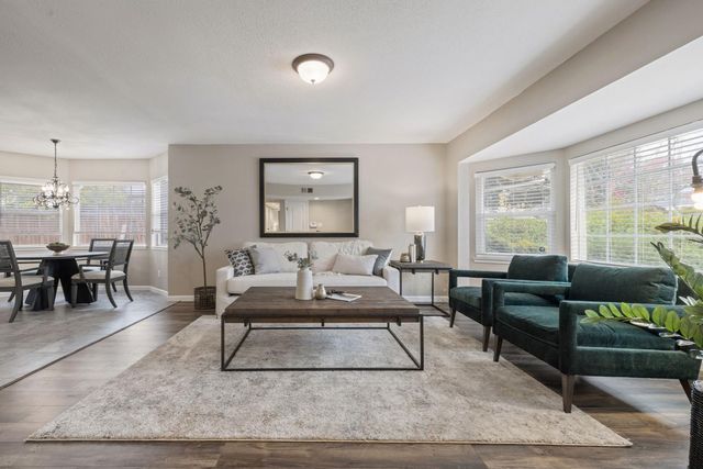 9143 Linda Rio Dr, Sacramento, CA 95826