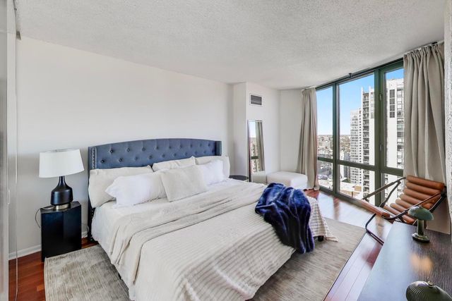 111 W Maple Street 2803, Chicago, IL 60610