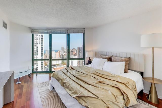 111 W Maple Street 2803, Chicago, IL 60610