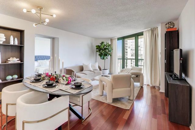 111 W Maple Street 2803, Chicago, IL 60610