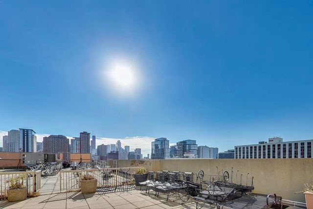 111 W Maple Street 2803, Chicago, IL 60610