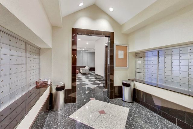 111 W Maple Street 2803, Chicago, IL 60610