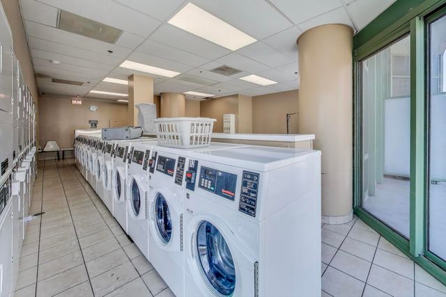 111 W Maple Street 2803, Chicago, IL 60610