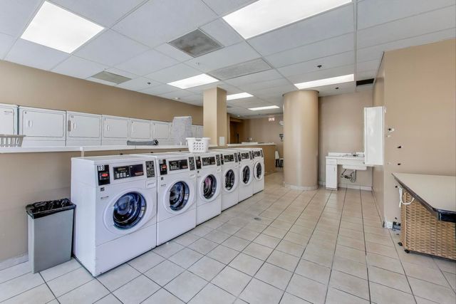 111 W Maple Street 2803, Chicago, IL 60610