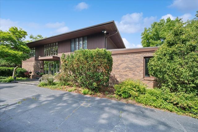 201 ASPEN Lane, Highland Park, IL 60035