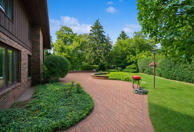201 ASPEN Lane, Highland Park, IL 60035