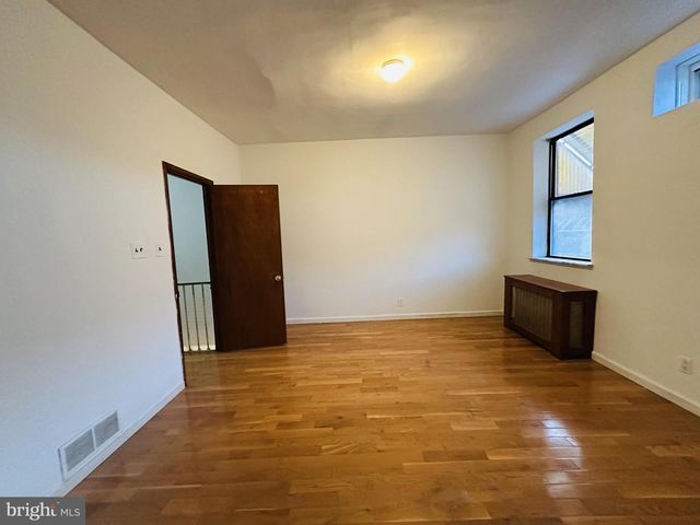 2305 S 9TH ST, Philadelphia, PA 19148