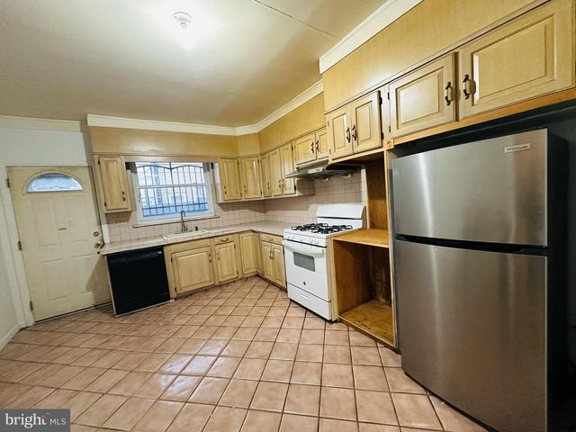 2305 S 9TH ST, Philadelphia, PA 19148