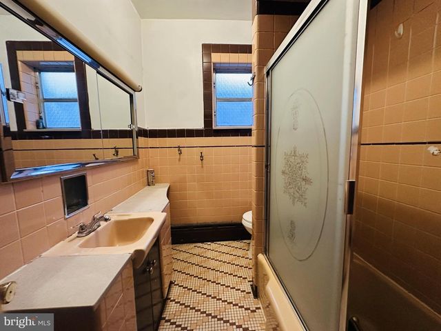 2305 S 9TH ST, Philadelphia, PA 19148