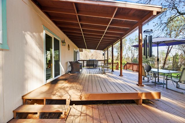 2147 Montana Avenue, Shasta Lake, CA 96019