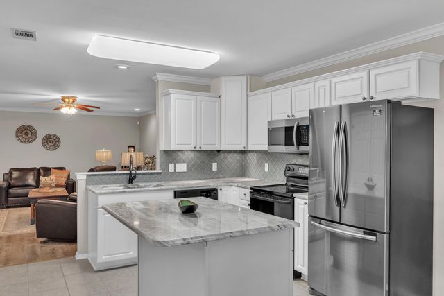 1807 FLAGSTONE DR, Longview, TX 75605