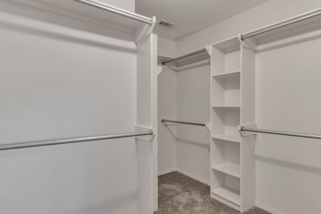 1807 FLAGSTONE DR, Longview, TX 75605