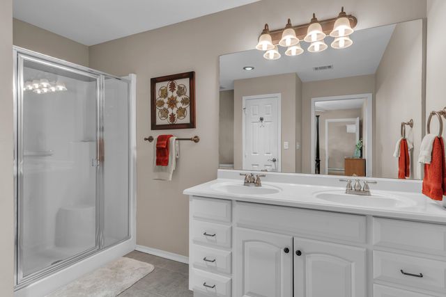 1807 FLAGSTONE DR, Longview, TX 75605