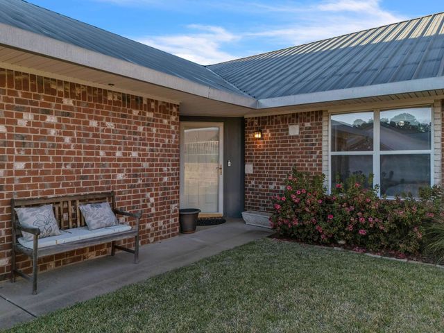 1807 FLAGSTONE DR, Longview, TX 75605