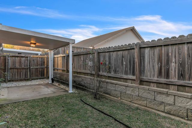 1807 FLAGSTONE DR, Longview, TX 75605