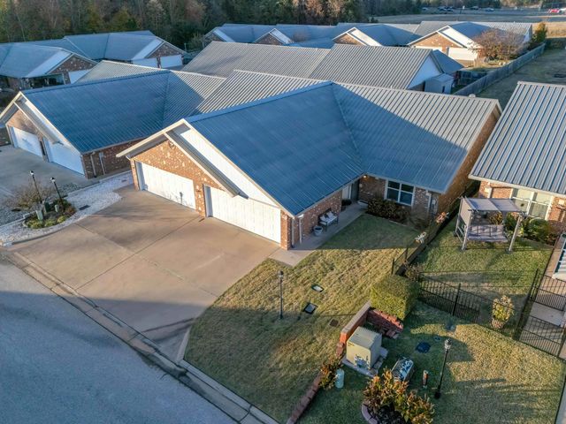 1807 FLAGSTONE DR, Longview, TX 75605
