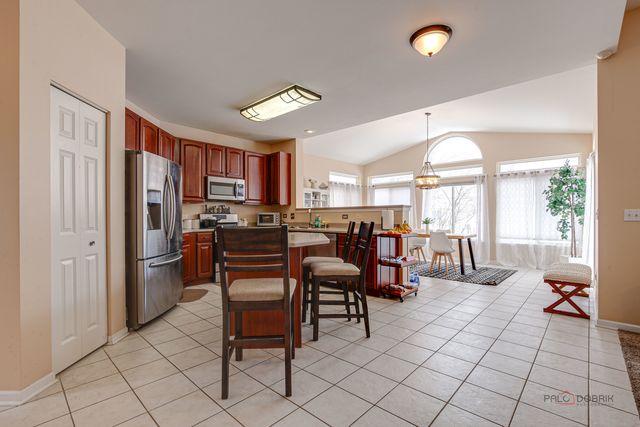 578 N Overlook Trail, Round Lake, IL 60073