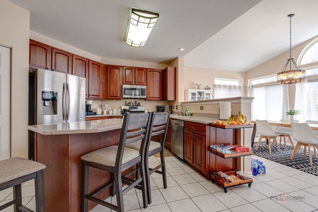 578 N Overlook Trail, Round Lake, IL 60073