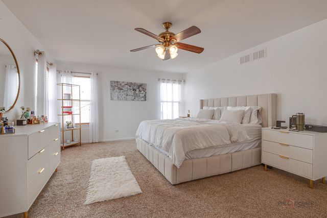 578 N Overlook Trail, Round Lake, IL 60073