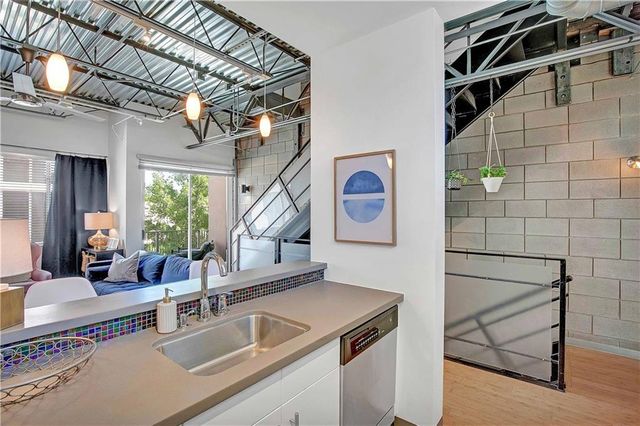 4801 S Congress Ave B2, Austin, TX 78745