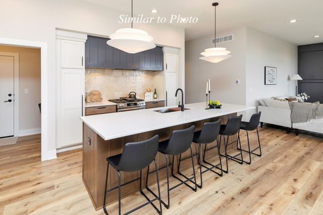 980 65th Street, West Des Moines, IA 50266