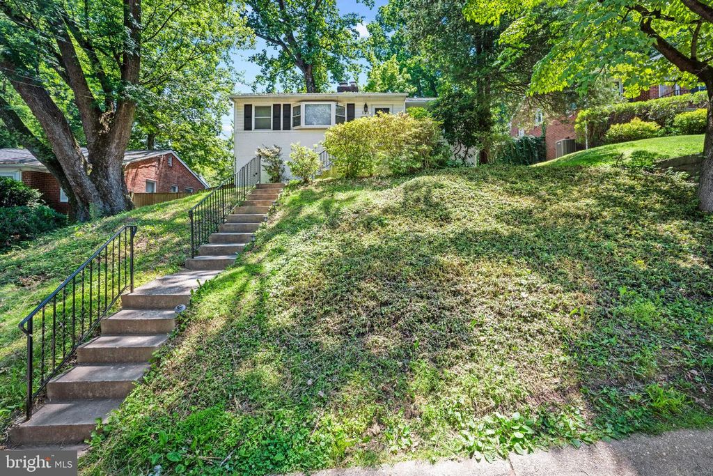 121 WHITMOOR TER, Silver Spring, MD 20901