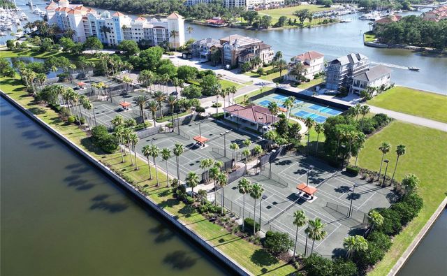 37 KINGFISHER LANE, Palm Coast, FL 32137