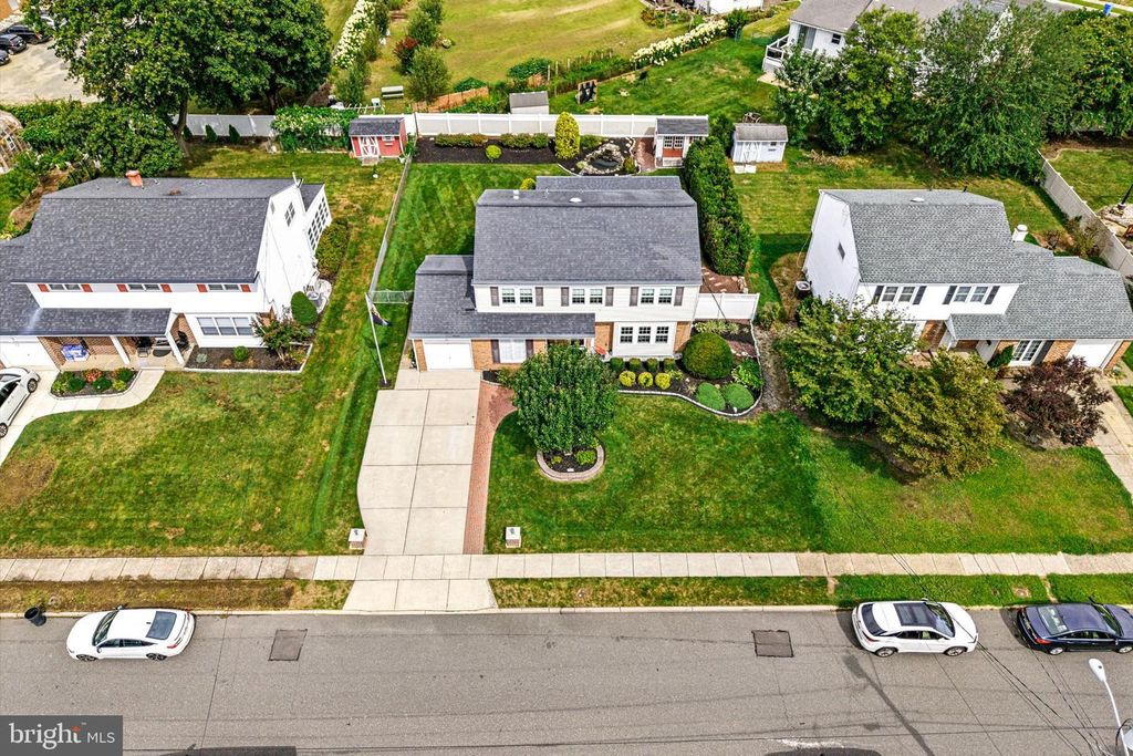 209 MCINTOSH RD, Cherry Hill, NJ 08003