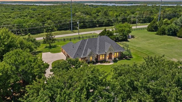 2209 Crestwood Drive, Jones, OK 73049