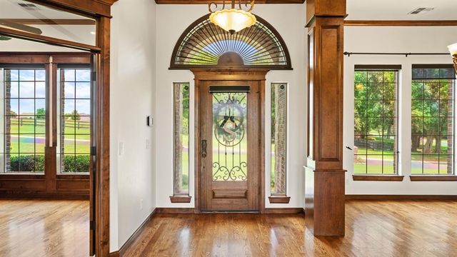 2209 Crestwood Drive, Jones, OK 73049