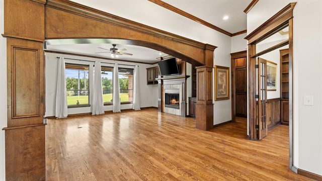 2209 Crestwood Drive, Jones, OK 73049