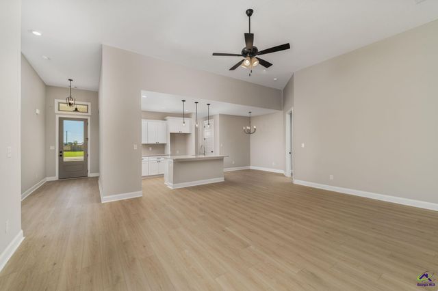 213 Farmland Circle, Perry, GA 31069