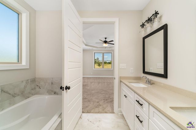 213 Farmland Circle, Perry, GA 31069