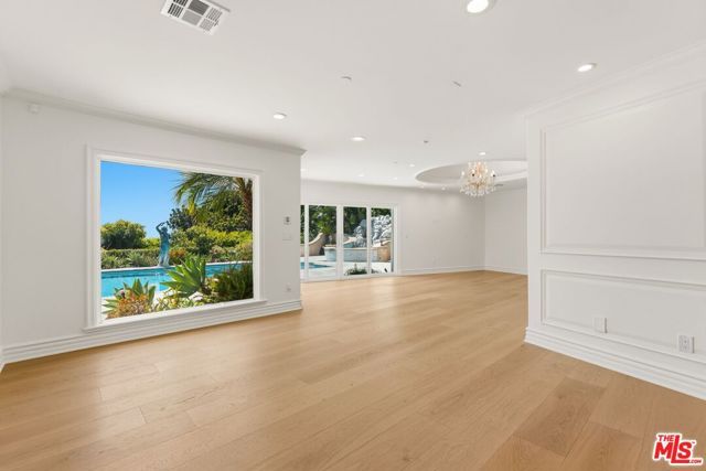 1725 Loma Vista Drive, Beverly Hills, CA 90210