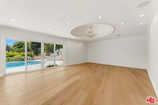 1725 Loma Vista Drive, Beverly Hills, CA 90210