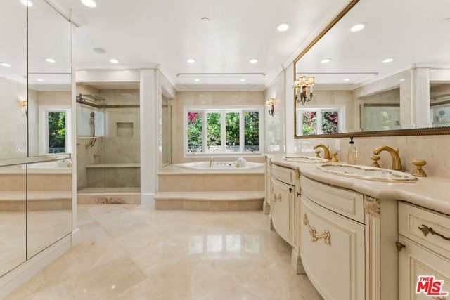 1725 Loma Vista Drive, Beverly Hills, CA 90210